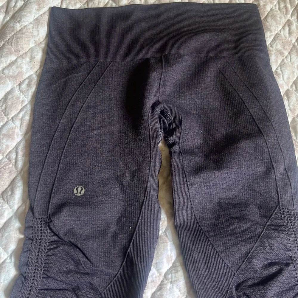 Lululemon capris - Picture 1 of 5